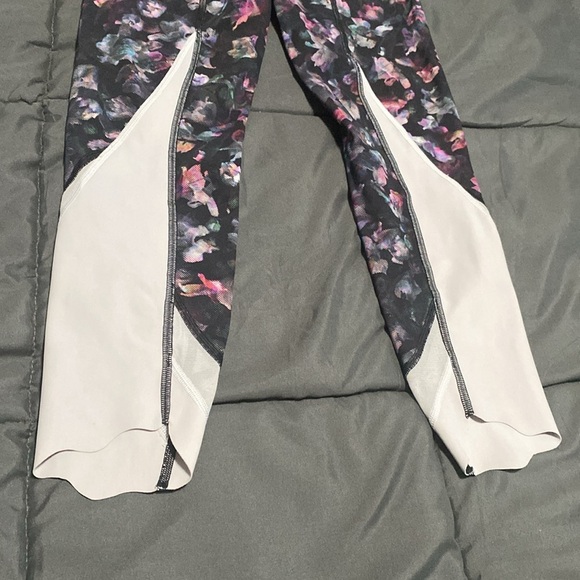 Lululemon Wunder Under Crop Leggings - Picture 8 of 8